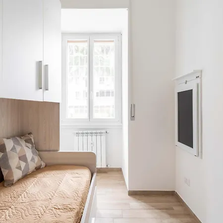 Apartament Loverhome 1 *