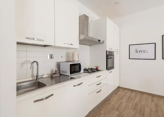 Apartment Loverhome 1